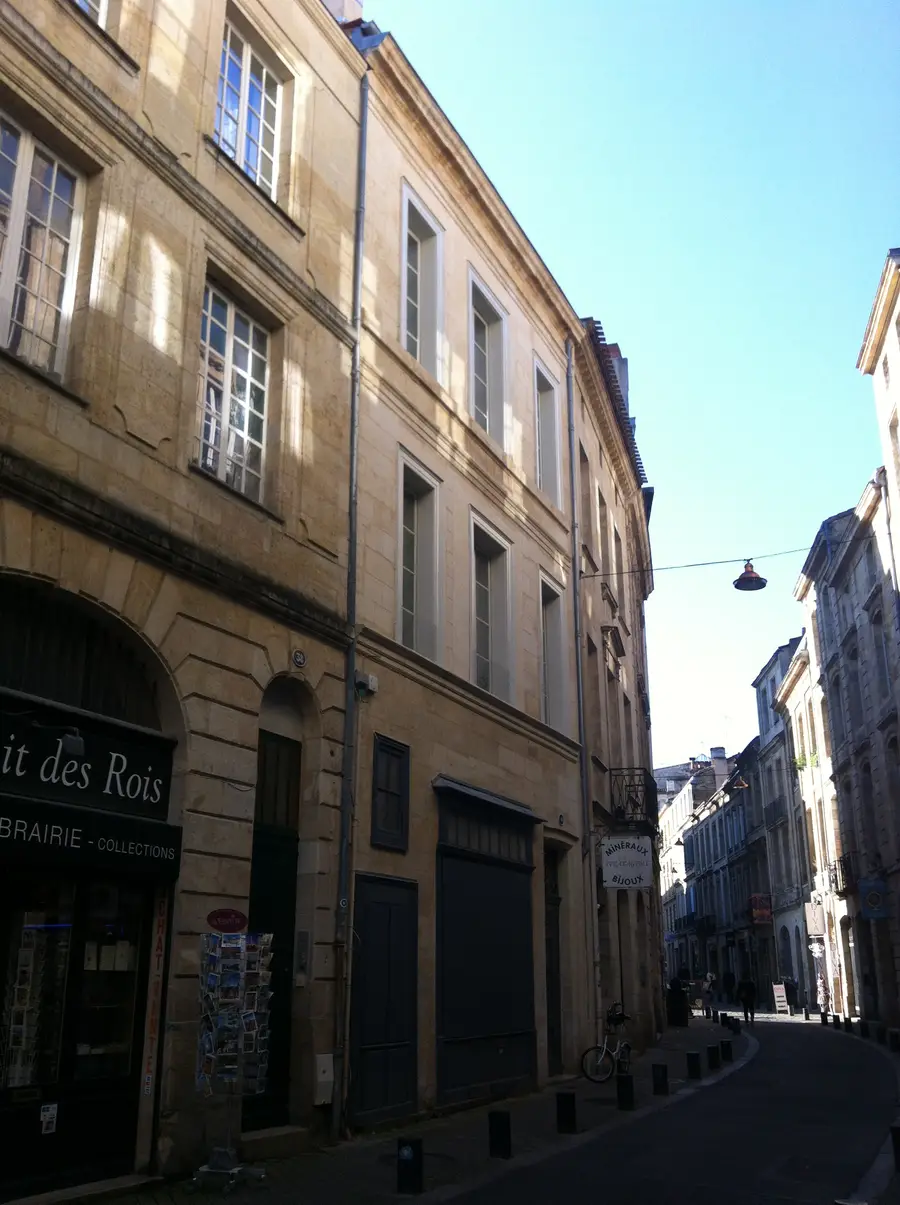 Immeuble 220 — photo 1
